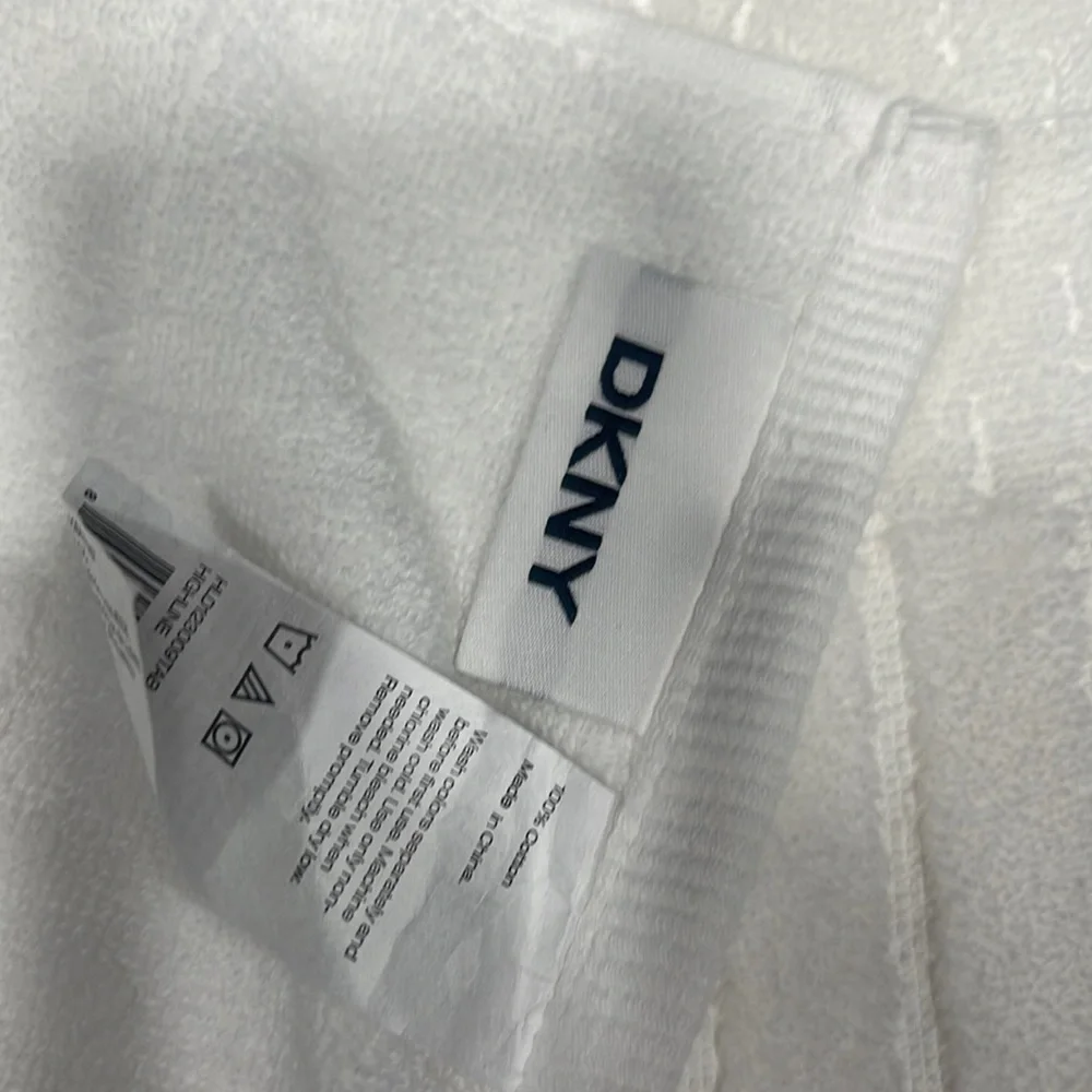 DKNY- Bath towel
